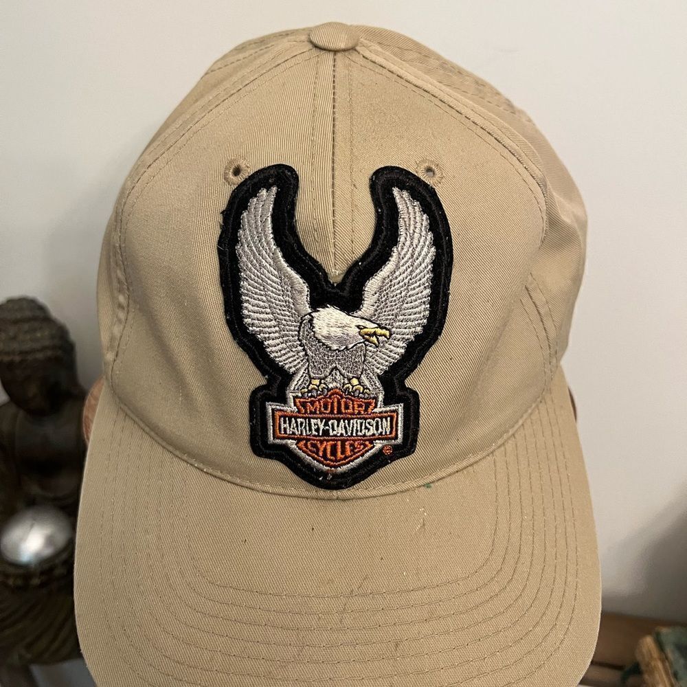 Vintage adjustable Harley Davidson eagle patch adjustable dad hat. Motorcycle
